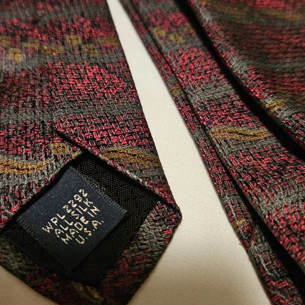 J.‎ Rich Tie
